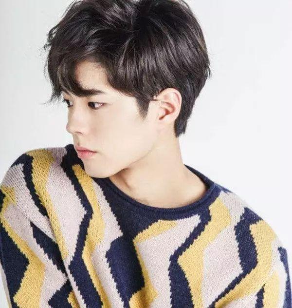 男士冬季的刘海也很帅气,看看你的脸型适合哪种!