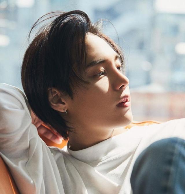 男士冬季的刘海也很帅气,看看你的脸型适合哪种!