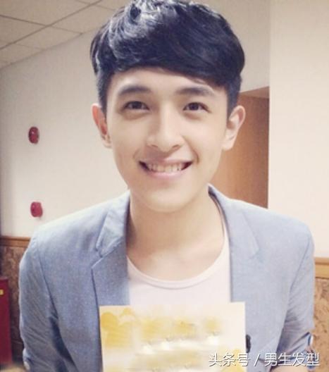 95后男生帅气发型,开学了剪一个!