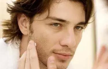 男士化妆新手,如何简单的化一个淡妆?