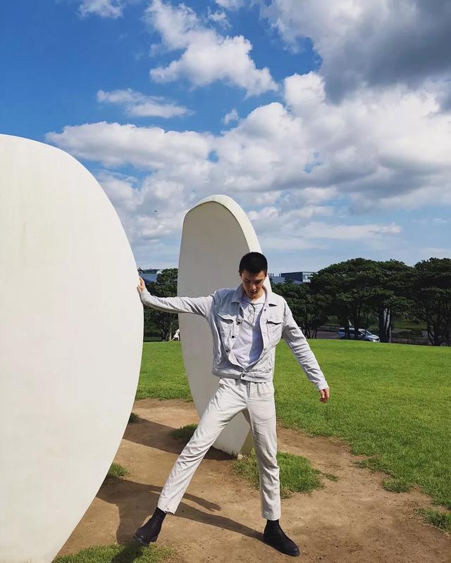 新出的中国男模,我觉得是新生代这一波人里最高级独特的了!