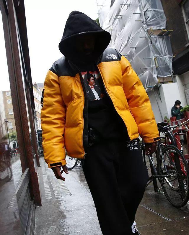 羽绒服到底怎么穿,才没那么肿?