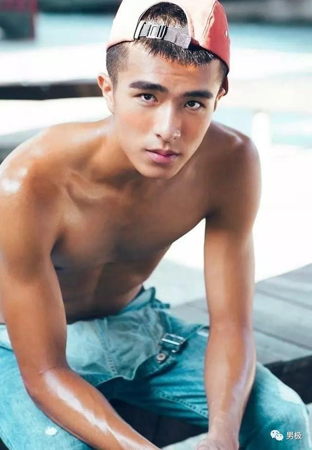 这个寒冬,与这个运动小帅相伴就不会冷!