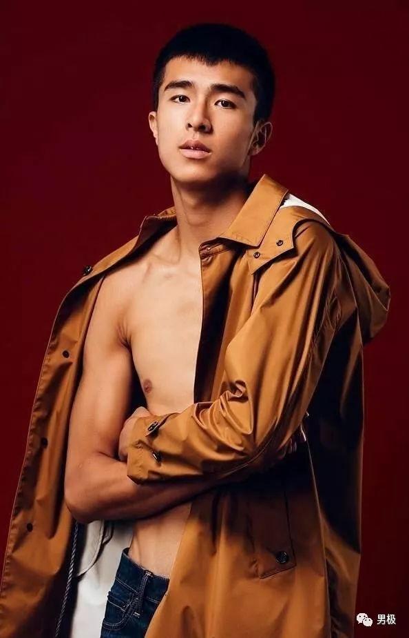 这个寒冬,与这个运动小帅相伴就不会冷!