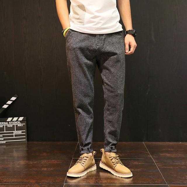 时髦束腿裤，上身效果很有范儿穿出时尚感