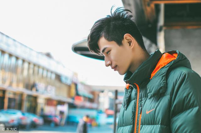 你对象盯着好看的小哥哥,你会吃醋吗?