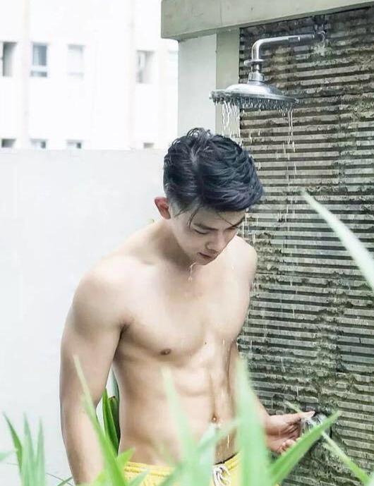 你对象盯着好看的小哥哥,你会吃醋吗?