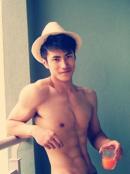 你对象盯着好看的小哥哥,你会吃醋吗?