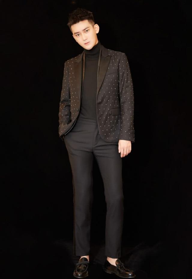 长得帅的人就是任性,熊梓淇穿成“调色盘”,也依旧魅力无限!