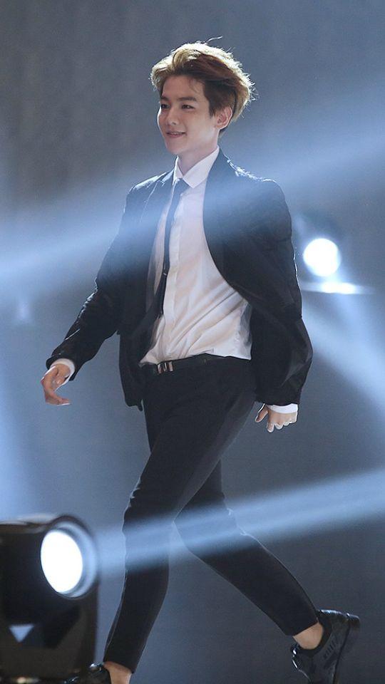 帅哥走路姿势透露出的信息,告诉你人品是否靠谱,多注意观察