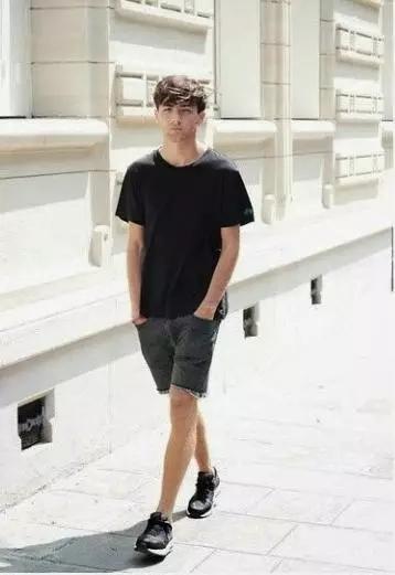 简约型男穿搭,穿出你的个性?