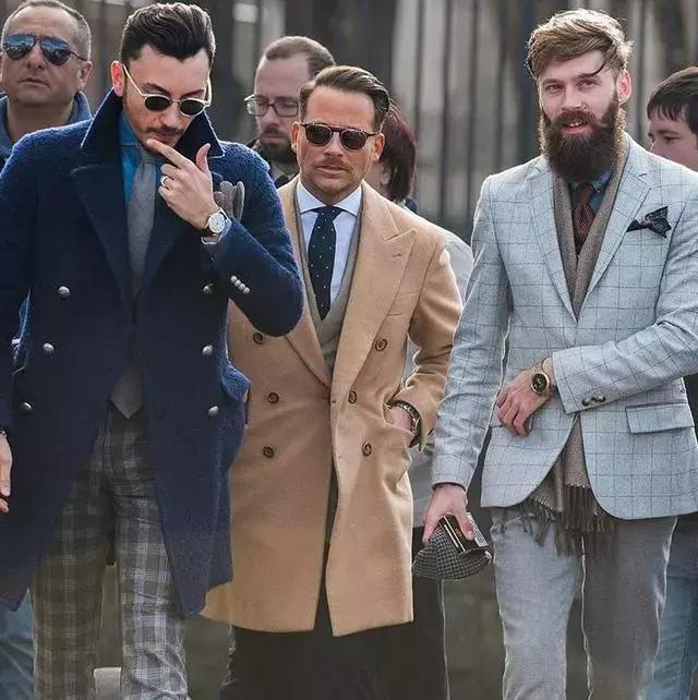 只有真正会穿的人才能把商务装穿出时髦优雅感!