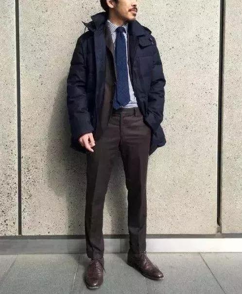 只有真正会穿的人才能把商务装穿出时髦优雅感!
