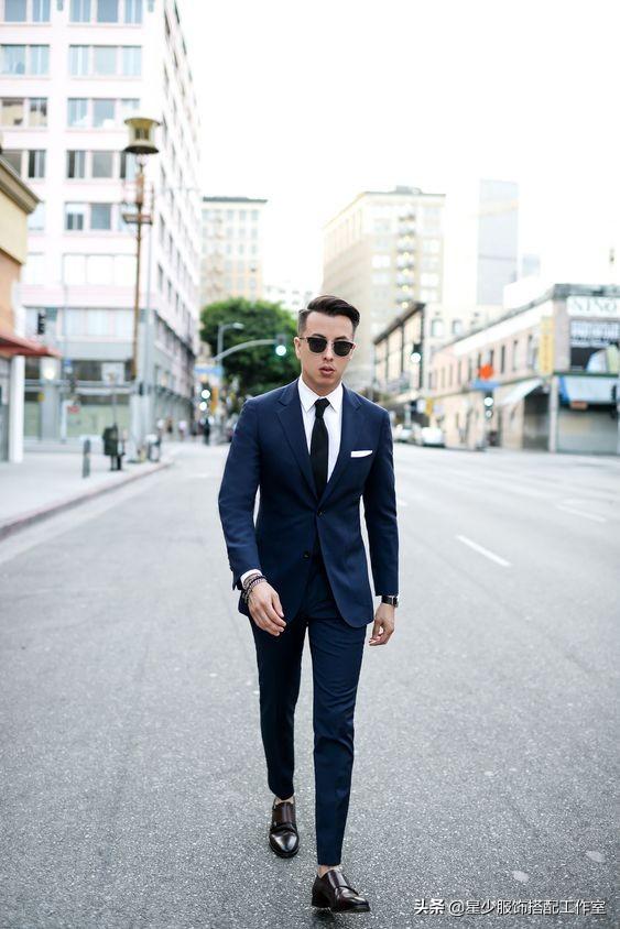 这个中国男模衣品绝了,一套衣服延伸了八种风格