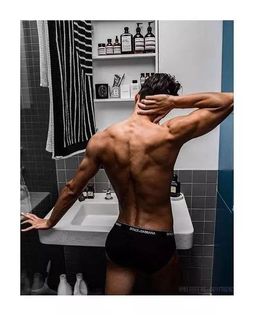 你真的学会用香水了吗?用对了方法,让香味环绕一整天不是问题!