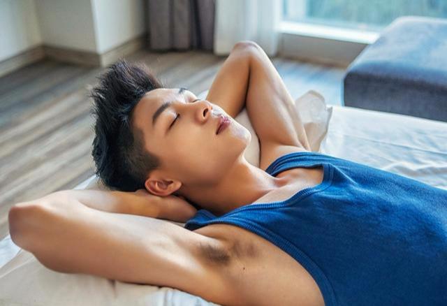 男士秋冬护肤方法大有讲究!5个护肤误区,让皮肤越变越糟!