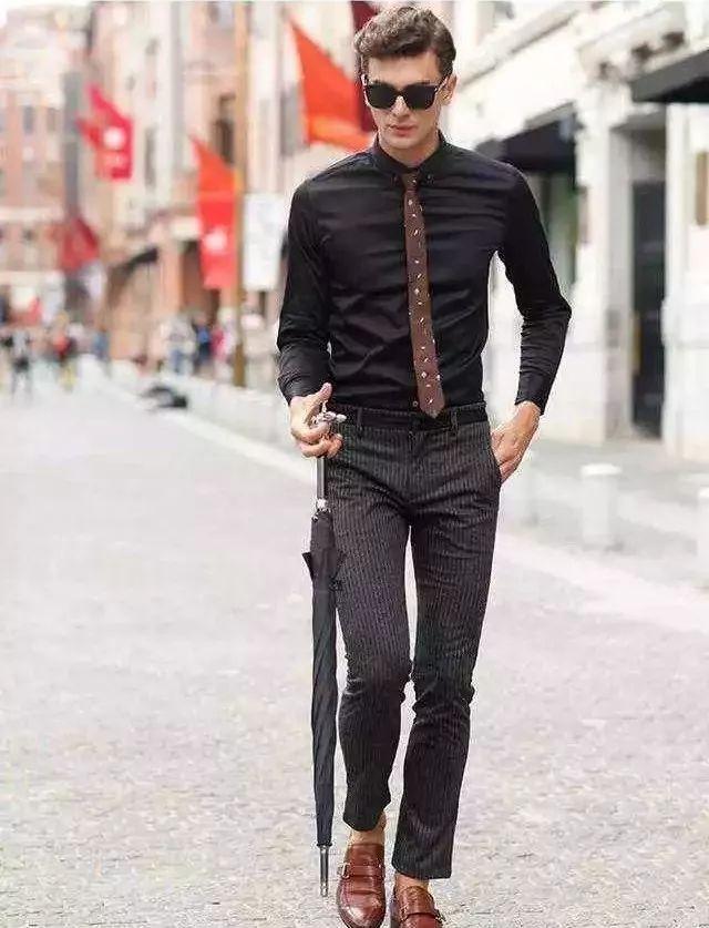 西裤正式场合怎么穿?选对版型是关键!