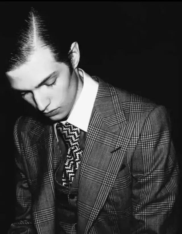 这款格子眼下当红明星都在穿,别说你不认识!