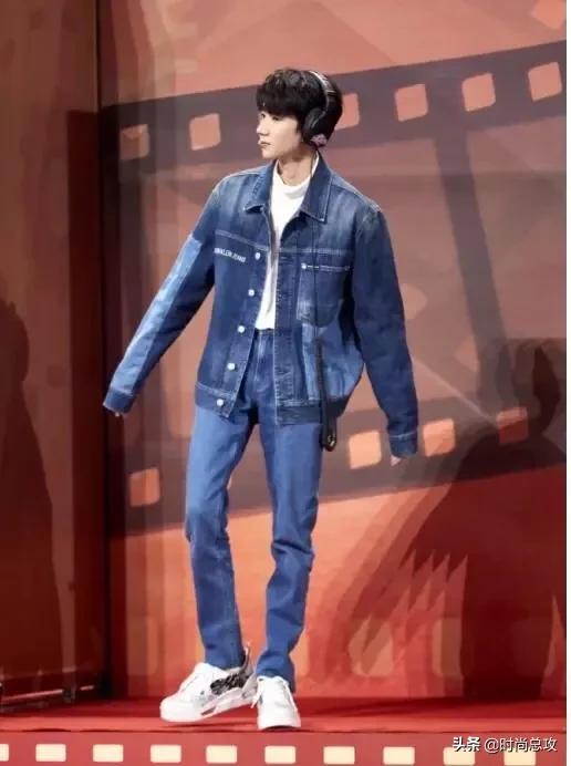 王源又帅了不少,新节目穿牛仔套装真养眼,内搭简约尽显少年气息