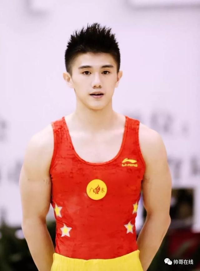 肌肉体操帅哥纪练深火了,萌脸小奶狗有颜有实力~