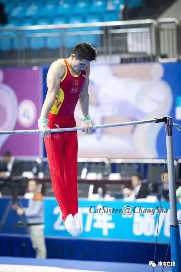 肌肉体操帅哥纪练深火了,萌脸小奶狗有颜有实力~