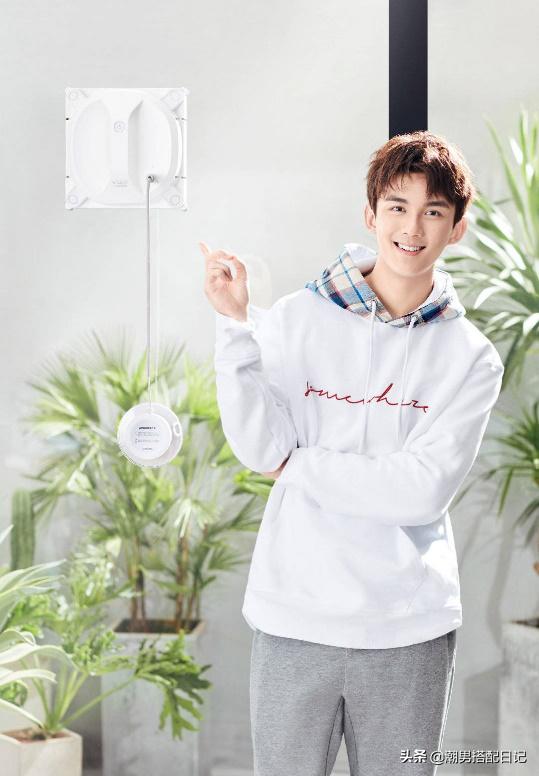 吴磊式教科书级穿搭,带你领略最新时尚潮流趋势