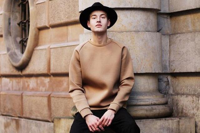 基础卫衣挑花眼,圆领和连帽到底有什么区别?