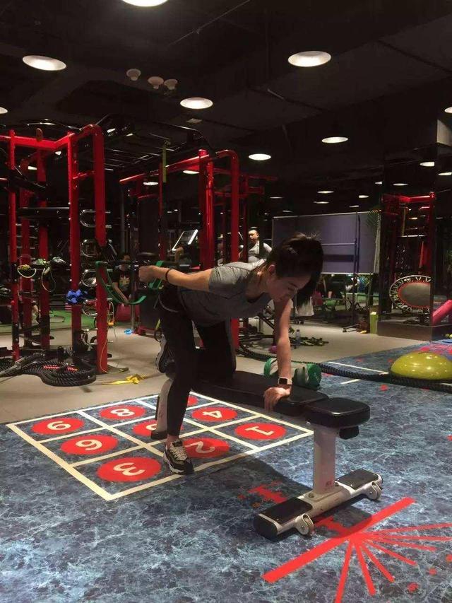 三合组训练,帮助你训练手臂,一定要坚持做起来