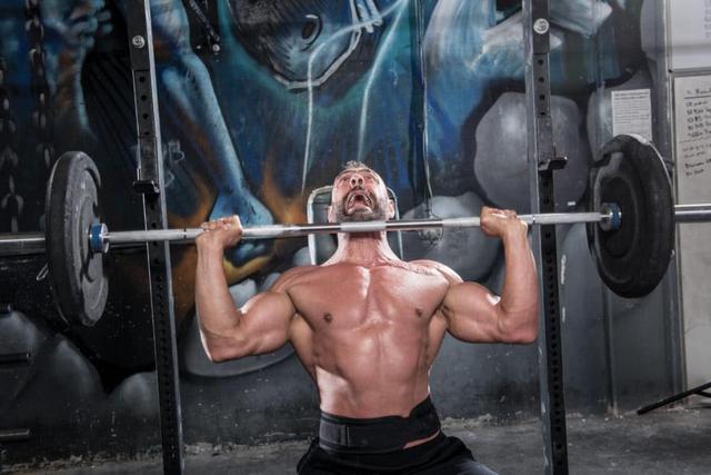 想要练成腿部打桩机,先了解腿部结构,后练习腿部动作