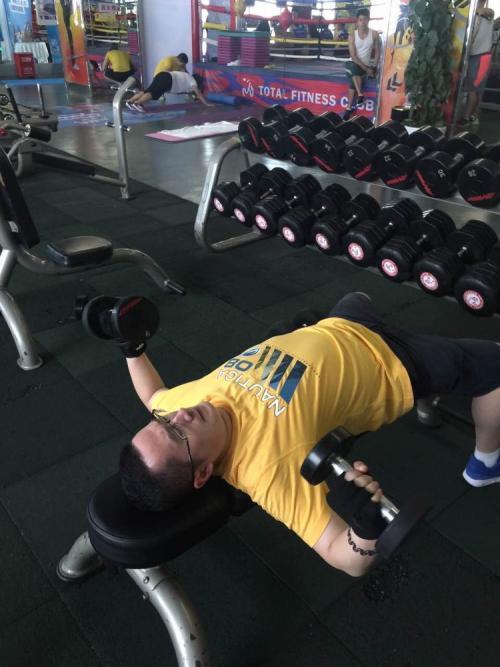 想练出完美手臂的肌肉,如何打破增肌难题?看完你就明白了