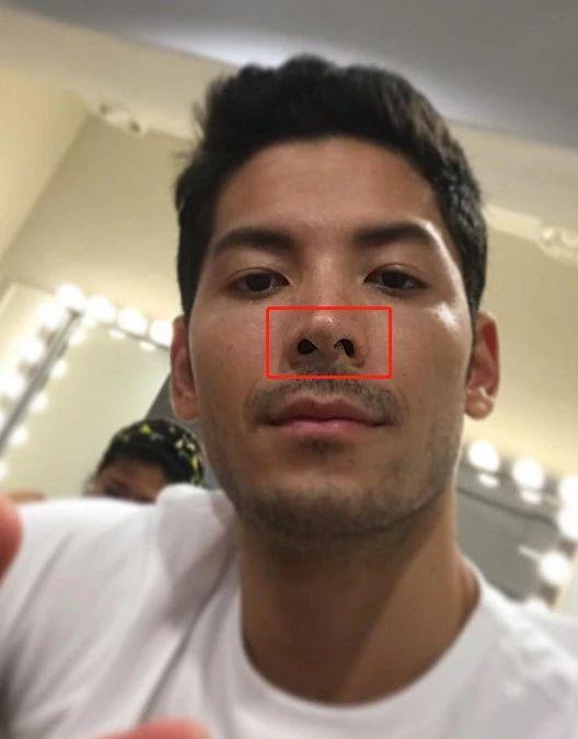 男模被批修图过猛?真相是那里歪了