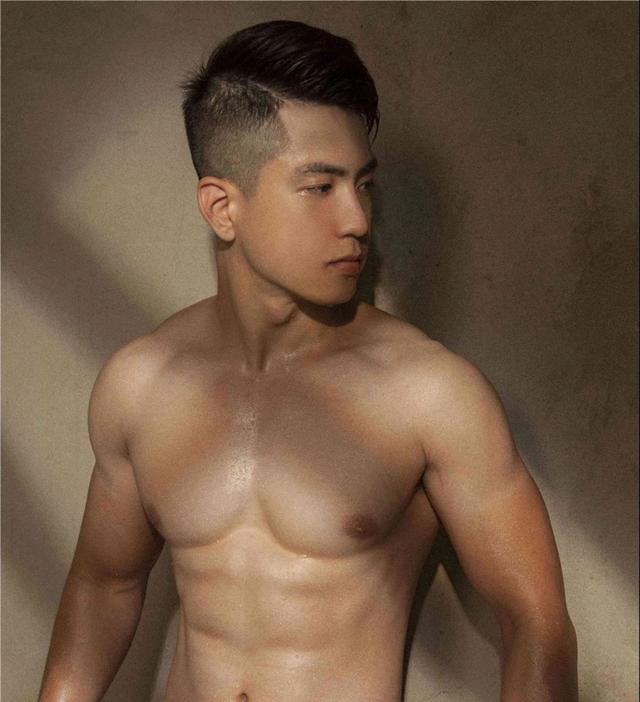 男模被批修图过猛?真相是那里歪了