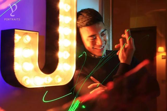 男模被批修图过猛?真相是那里歪了