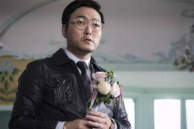 还在皮衣搭白衬衫配领带吗?这么穿,分分钟摆脱乡村土豪风!