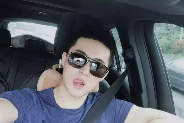 对这种眉清目秀,唇红齿白的小狼狗,你的抵抗力还好吗