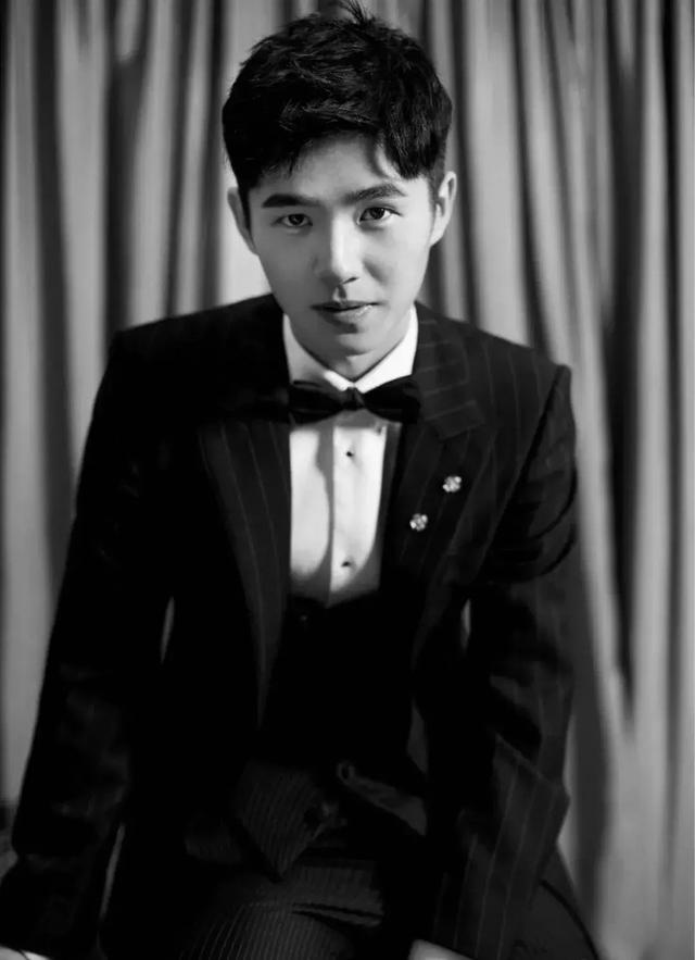 刘昊然时而霸道系,时而小清新,时而呆萌可爱