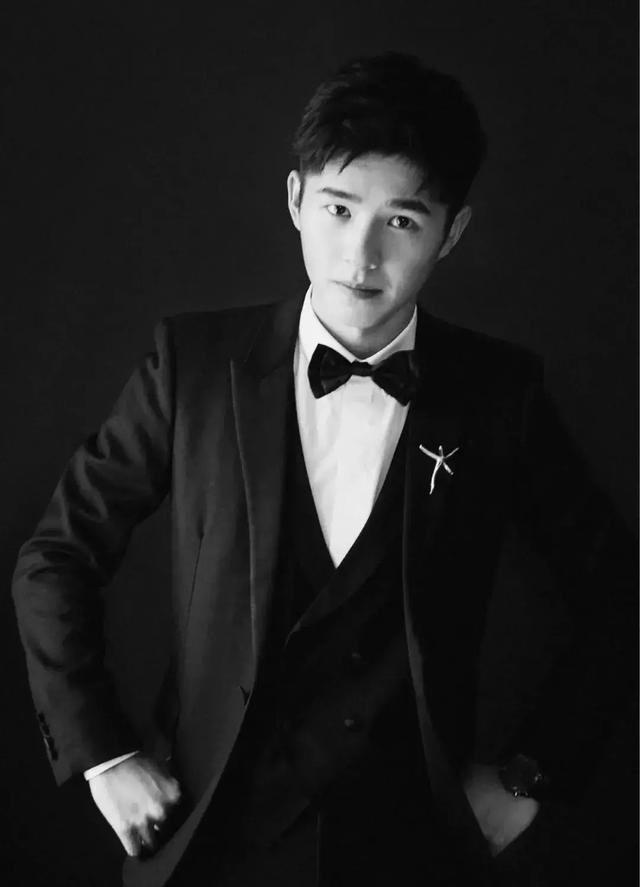 刘昊然时而霸道系,时而小清新,时而呆萌可爱