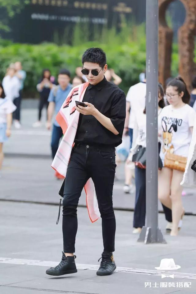 如何将基础款的衬衫穿出高级感?