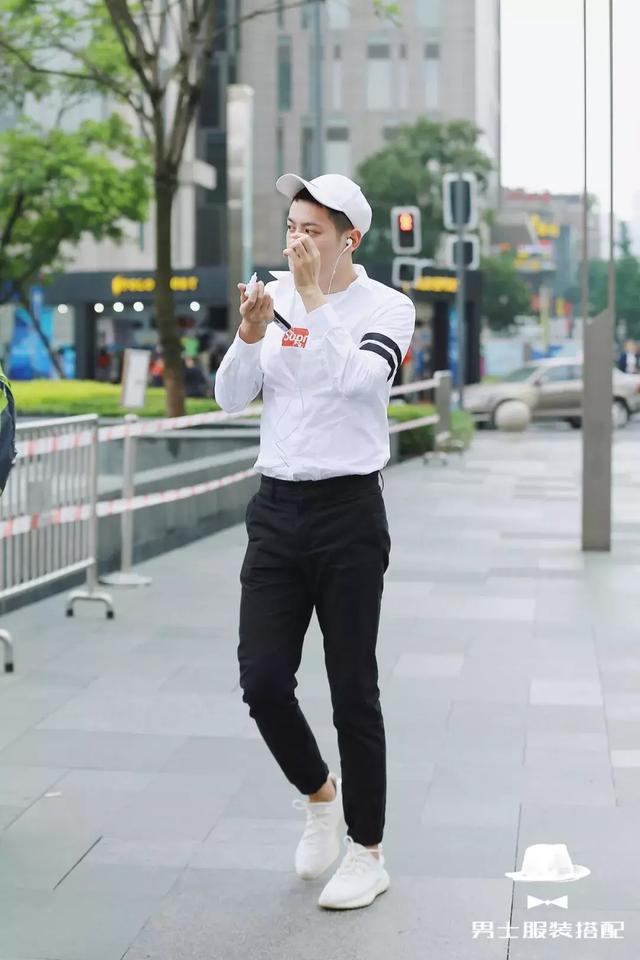 如何将基础款的衬衫穿出高级感?