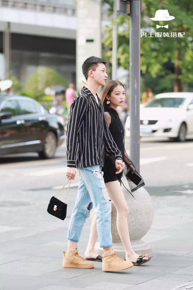 如何将基础款的衬衫穿出高级感?