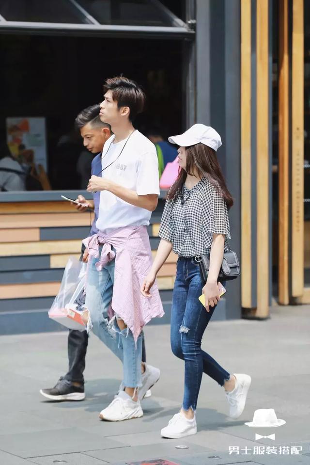 如何将基础款的衬衫穿出高级感?