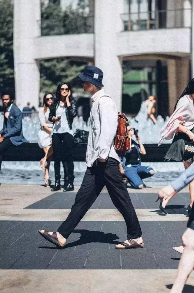 文艺、嘻哈、工装、卖萌……没有这顶「瘦脸帽」搞不定的风格!