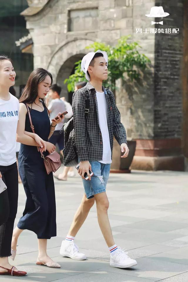 文艺、嘻哈、工装、卖萌……没有这顶「瘦脸帽」搞不定的风格!