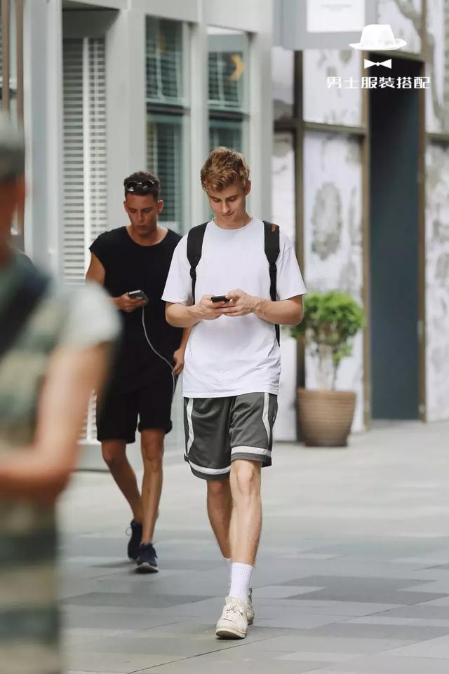 “养眼”的街拍着装,到底应该怎么穿?