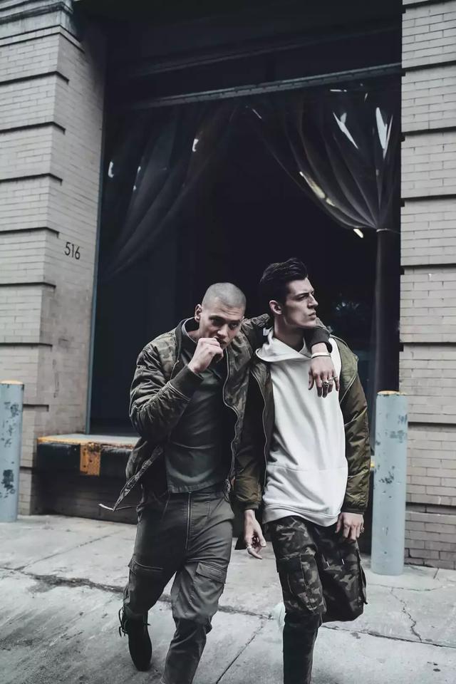 会穿「迷彩」的男人,每天都绯闻不断!