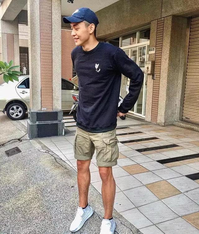 台大体育生校草,满屏荷尔蒙公狗腰吸睛撩粉