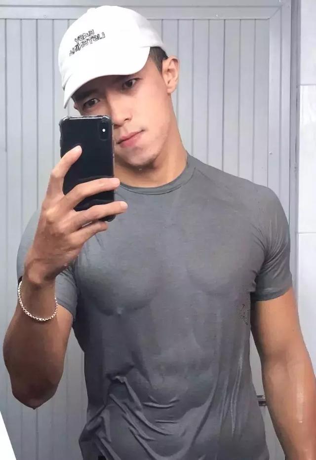 又一台湾小鲜肉走红,因为这张爆图!