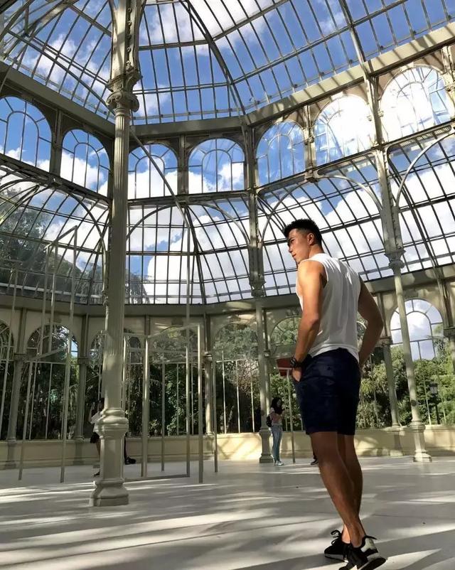 又一台湾小鲜肉走红,因为这张爆图!