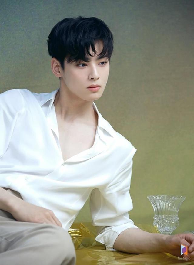 看似是「白斩鸡」的车银优肌肉又升级了:硬汉气质扑面而来