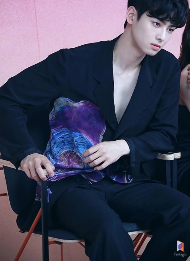 看似是「白斩鸡」的车银优肌肉又升级了:硬汉气质扑面而来